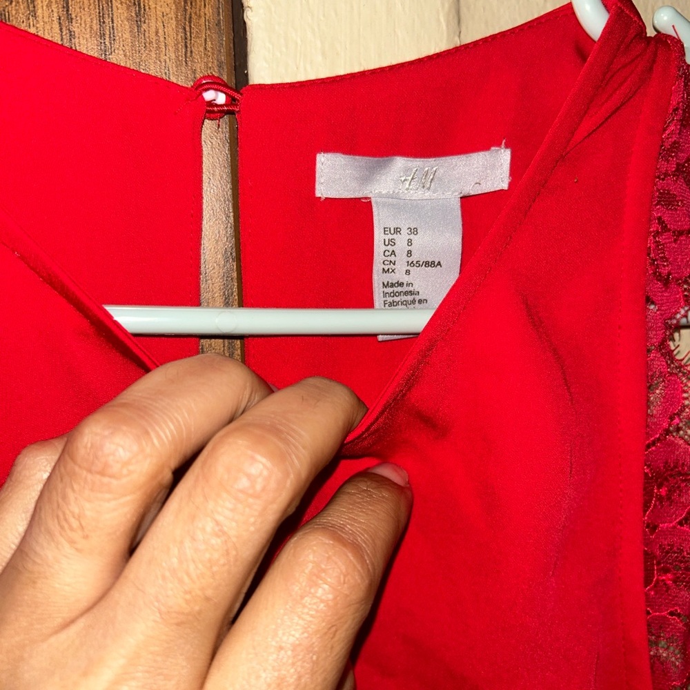 H&M size 8 in woman color red